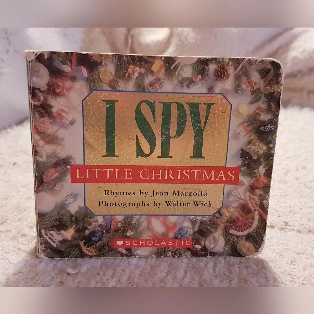 2006 I Spy Little Christmas Book - Picture 5 of 16